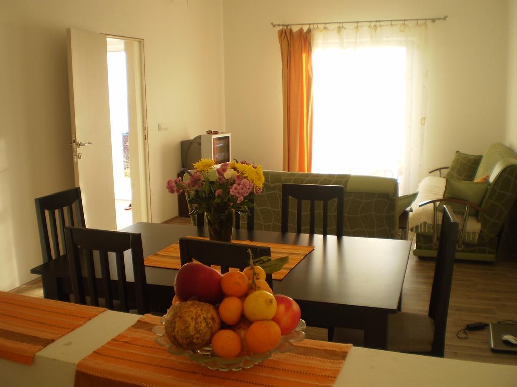 Apartment Vuk I Novak Ulcinj Exterior photo